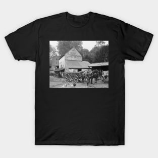 Pennsylvania Farm, 1906. Vintage Photo T-Shirt